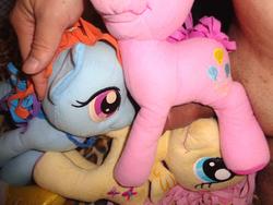 character:fluttershy character:pinkie_pie character:rainbow_dash grinding male penis toy:plushie // 2592x1944 // 359.4KB