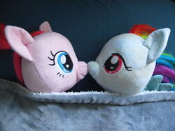 character:pinkie_pie character:rainbow_dash creator:ikananprincess toy:build-a-bear toy:plushie // 3648x2736 // 2.6MB