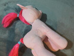 character:pinkie_pie creator:ikananprincess cum cum_on_plushie toy:build-a-bear toy:plushie // 3648x2736 // 2.7MB