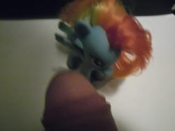 character:rainbow_dash creator:pinkie_pie cum cum_on_toy toy:brushable // 2000x1500 // 1.5MB