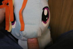 blowjob character:rainbow_dash male mouth_sph penis sph toy:plushie // 2736x1824 // 1.7MB