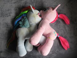 character:pinkie_pie character:rainbow_dash creator:ikananprincess toy:build-a-bear toy:plushie // 3648x2736 // 2.8MB