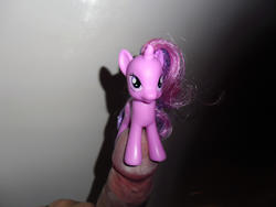 character:twilight_sparkle creator:pinkie_pie male penis toy:brushable // 2000x1500 // 1.1MB