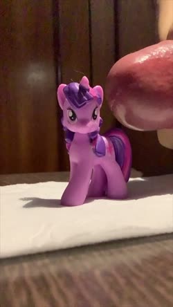character:twilight_sparkle creator:gryphonlover cum cum_on_toy has_audio male masturbation penis quality:1080p slowmotion toy:blindbag vertical_video video // 1080x1920 // 298.4MB