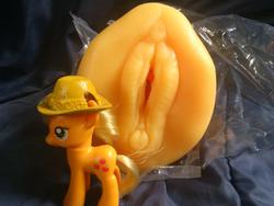 character:applejack toy:bad_dragon toy:brushable toy:fleshlight toy:mary_the_anthro_mare // 3264x2448 // 391.1KB