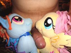 character:fluttershy character:rainbow_dash grinding male penis toy:plushie // 2592x1944 // 310.1KB