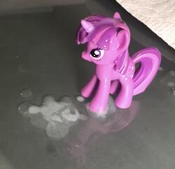 character:twilight_sparkle cum cum_on_toy toy:blindbag // 1284x1239 // 164.0KB