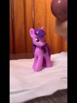 character:twilight_sparkle creator:gryphonlover cum cum_on_toy has_audio male masturbation penis quality:720p slowmotion toy:blindbag vertical_video video // 864x1152 // 32.3MB
