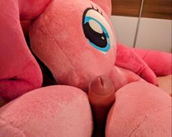 character:pinkie_pie creator:sponad grinding hoofjob lifesized male masturbation penis toy:custom_plush toy:plushie // 1356x1079 // 3.5MB